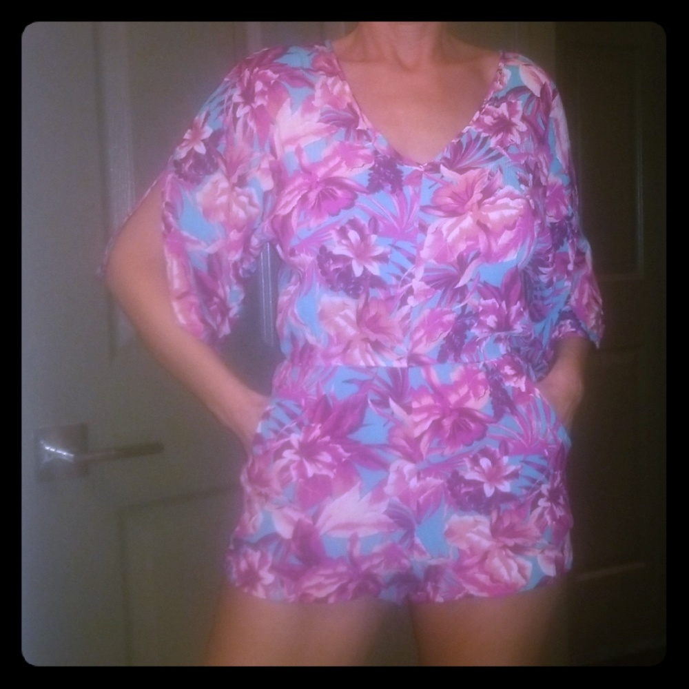 Venus Shorts Romper size medium